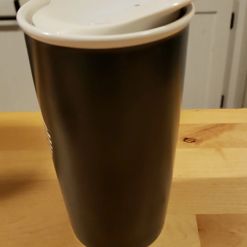 2016 Starbucks Black/White 12fl oz w/lid‎